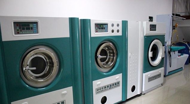 购买一套干洗设备需要多少钱？