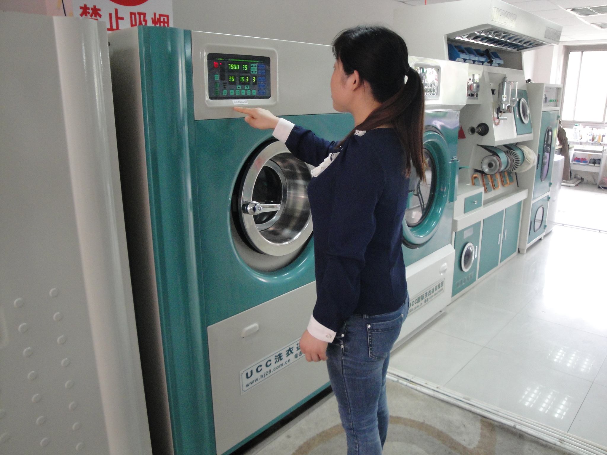 开干洗店怎么选择干洗机设备