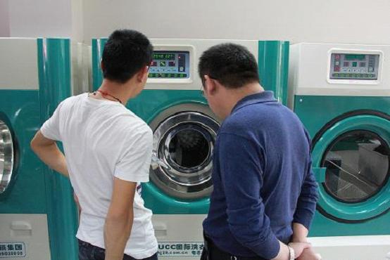 UCC旗下研发生产的干洗设备