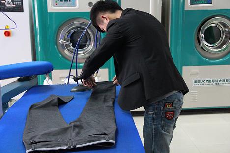知名品牌UCC国际洗衣加盟商技术培训中
