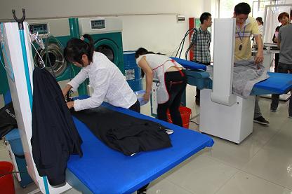 加盟商培训中，知名品牌UCC国际洗衣