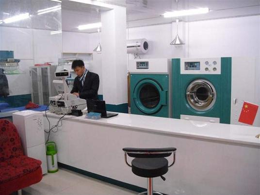 干洗店加盟商在试营业，UCC洗衣连锁店