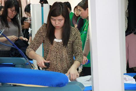加盟商培训，知名品牌UCC国际洗衣加盟商技术实践中