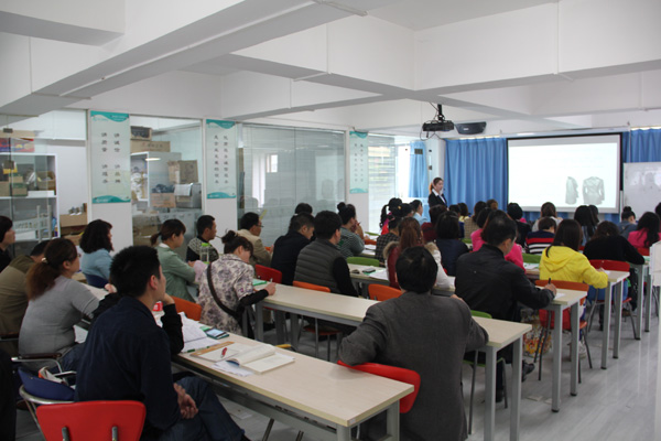 开干洗店要学技术吗?