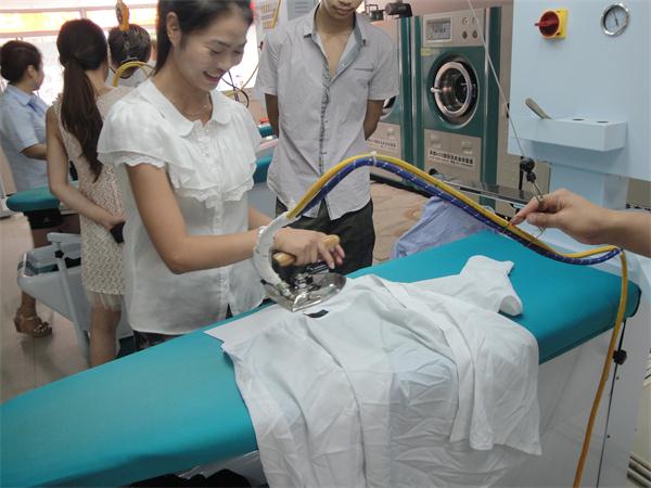 干洗技术该怎么学习  干洗技术在哪里学习