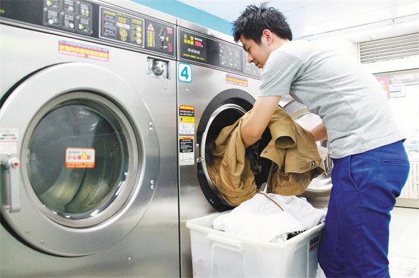 现在开一家自助投币洗衣店怎么样  在学校里开一家自助洗衣店预估预估预估预估能赚到钱么